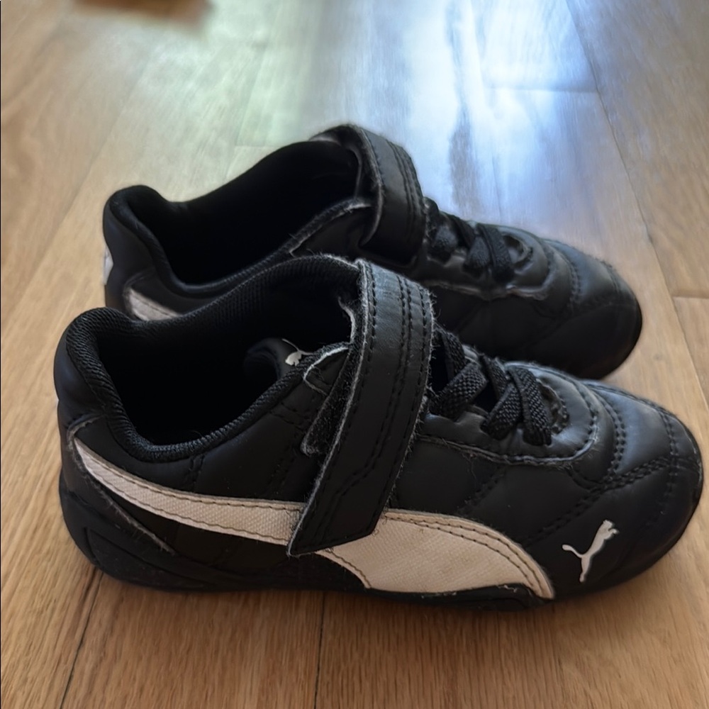 Puma baby / toddler Black & White Shoes Sz 8